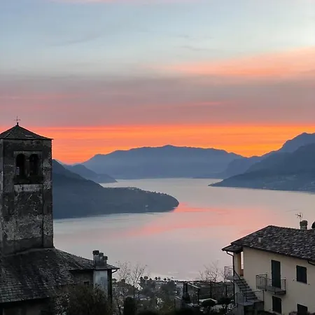 Delfina Mansarda * Vercana