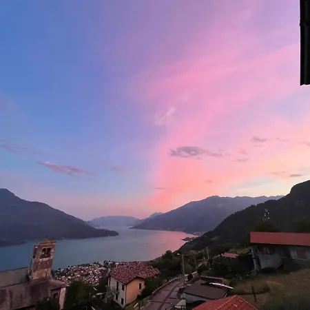 Delfina Mansarda アパート *