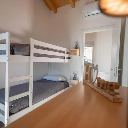 Delfina Mansarda Apartment Vercana