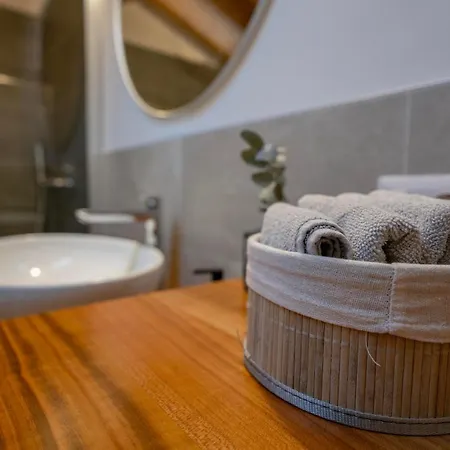 Delfina Mansarda アパート