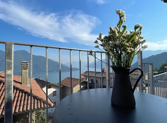 Apartment Delfina Mansarda Vercana